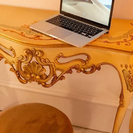 Casa Al Ponte Scudi - 4 Windows On The Canal Venedik