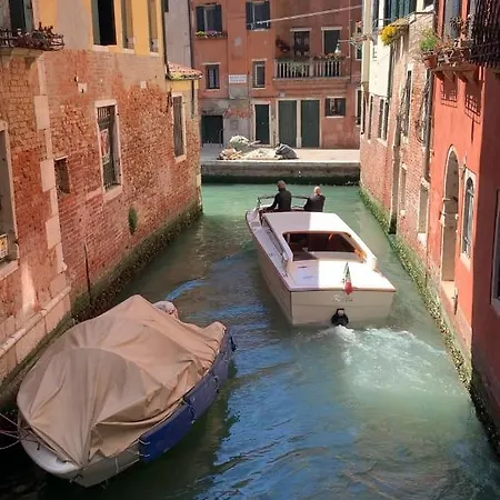 Casa Al Ponte Scudi - 4 Windows On The Canal Venice