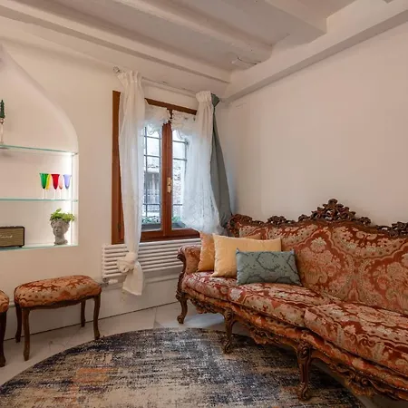 Apartment Casa Al Ponte Scudi - 4 Windows On The Canal Venice