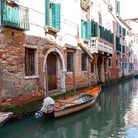 Casa Al Ponte Scudi - 4 Windows On The Canal Apartment *